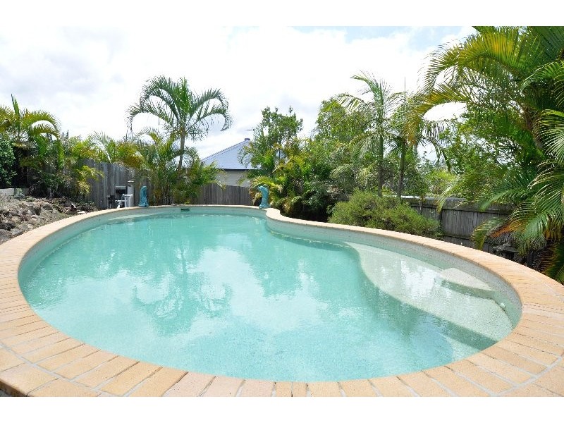 11 Mitaro Rise, Pacific Pines QLD 4211