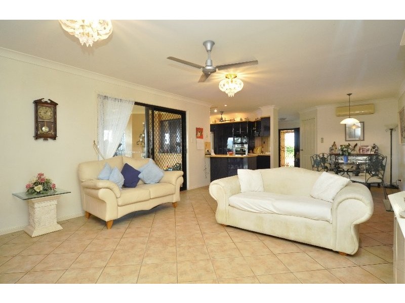 11 Mitaro Rise, Pacific Pines QLD 4211