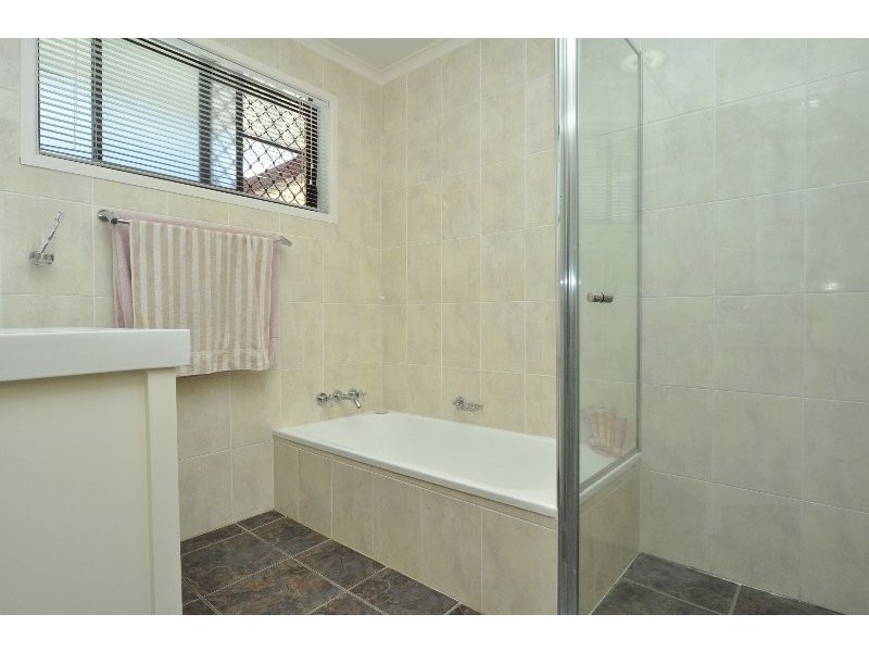 33 Lindfield Road, Helensvale QLD 4212