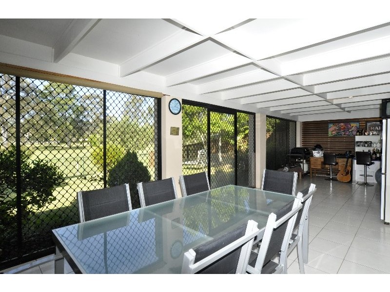 15 Wandilla Drive, Helensvale QLD 4212