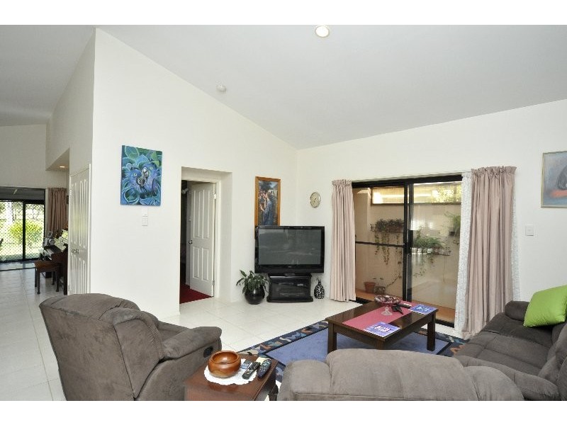 15 Wandilla Drive, Helensvale QLD 4212