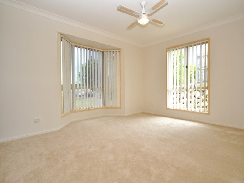 25 Crestridge Crescent, Oxenford QLD 4210