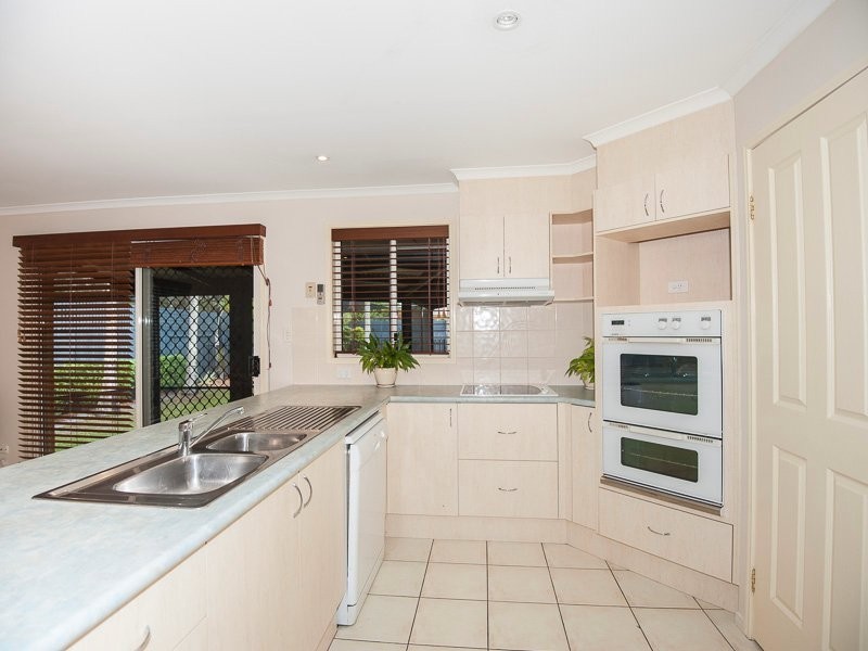 24 Rosswood Court, Helensvale QLD 4212