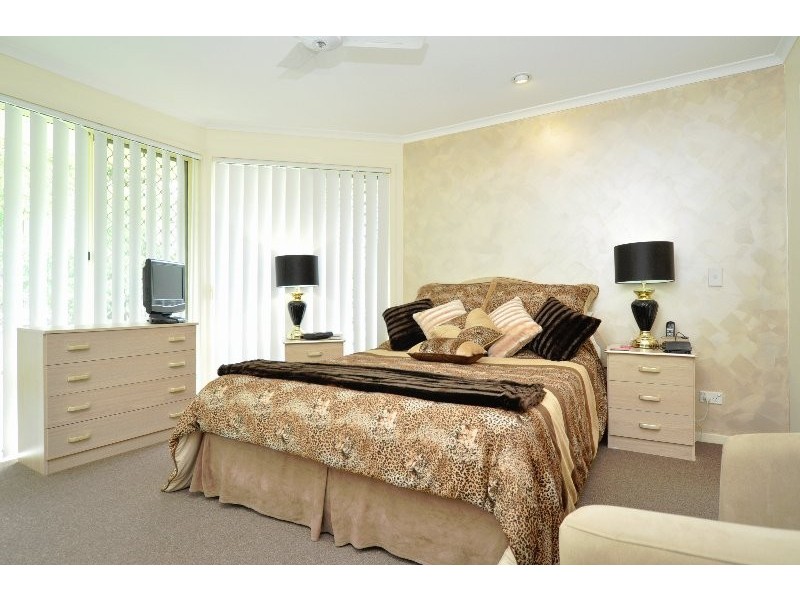 4 Saipan Way, Pacific Pines QLD 4211