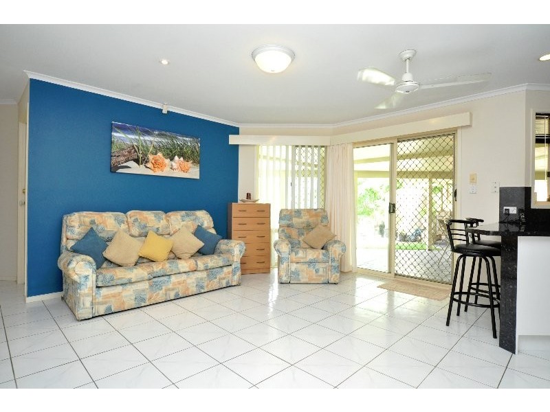 4 Saipan Way, Pacific Pines QLD 4211