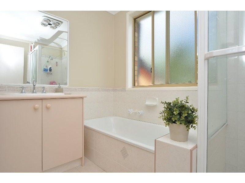 4 Edgemount Court, Oxenford QLD 4210