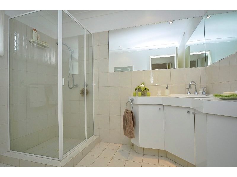 6 Martin Place, Helensvale QLD 4212