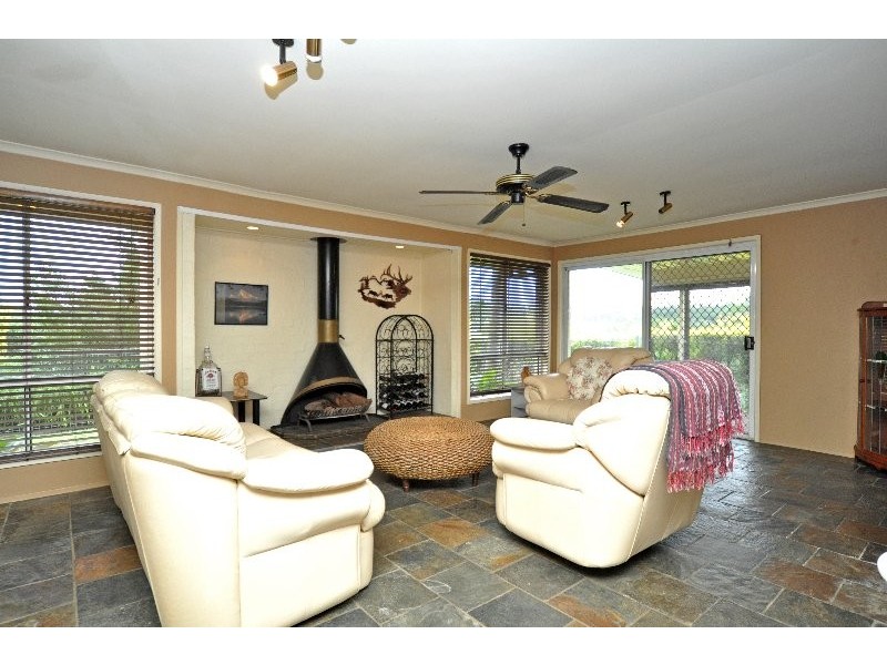 2 Dubbo Court, Helensvale QLD 4212