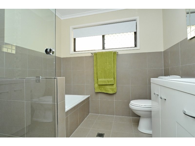 87 Universal Street, Oxenford QLD 4210