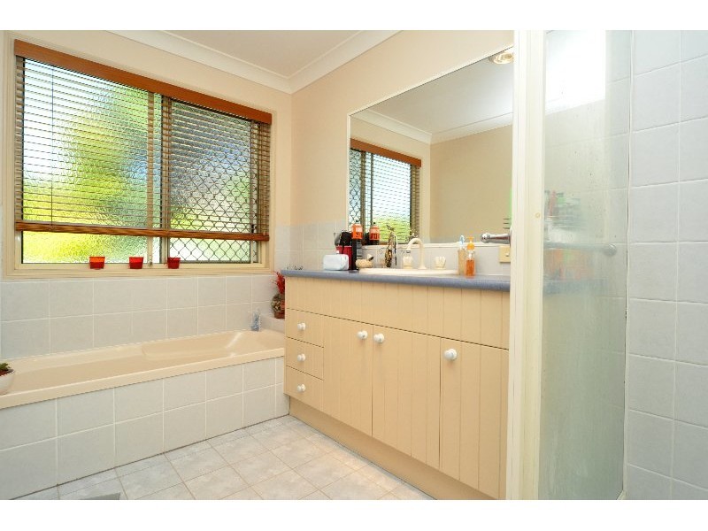 70 Rivertree Avenue, Helensvale QLD 4212