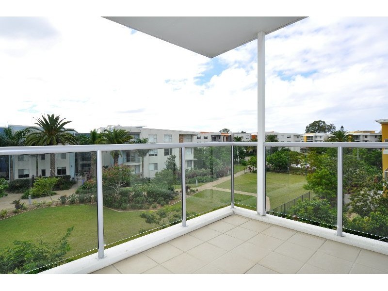 133/64-66 Sickle Avenue, Hope Island QLD 4212