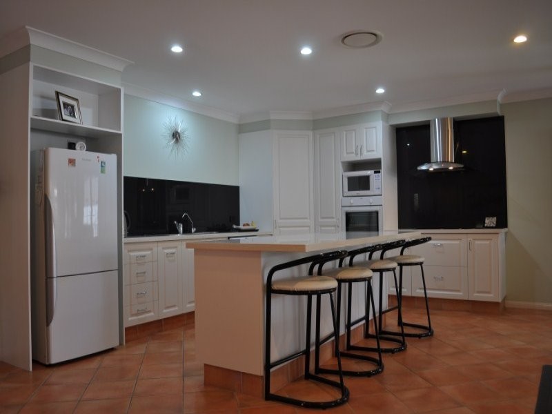 5 Orpington Court, Arundel QLD 4214