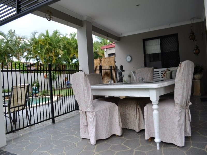 5 Orpington Court, Arundel QLD 4214