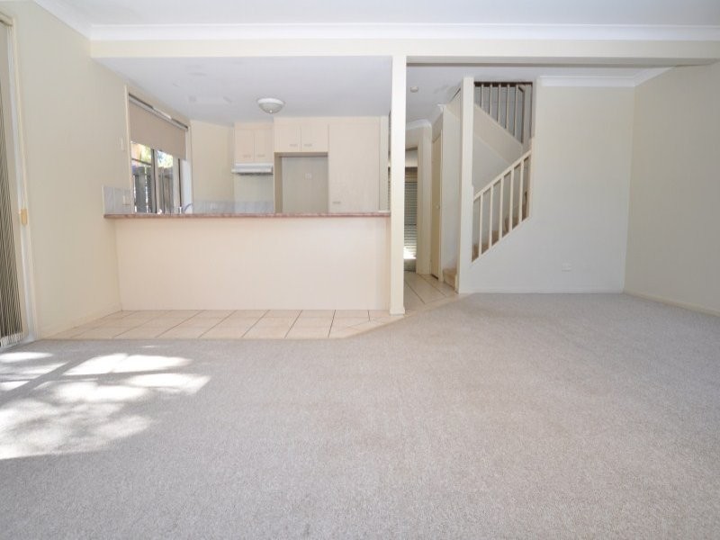 15/99 Greenacre Drive, Parkwood QLD 4214