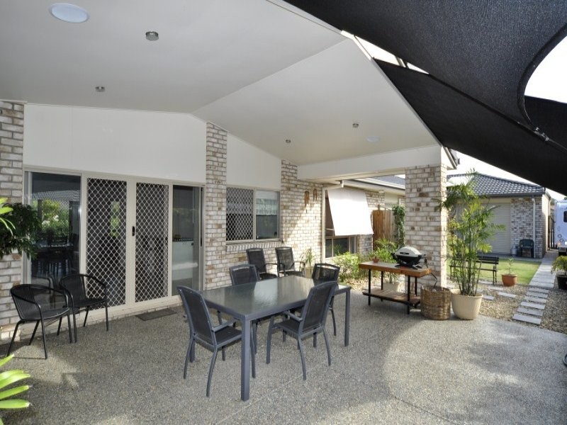 8 Savannah Avenue, Oxenford QLD 4210