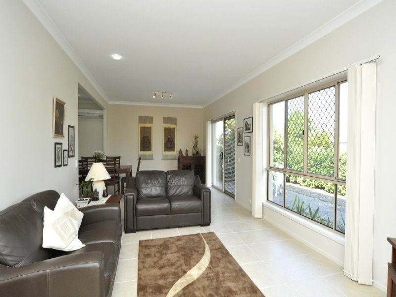 8 Savannah Avenue, Oxenford QLD 4210