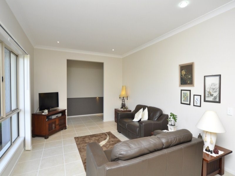 8 Savannah Avenue, Oxenford QLD 4210