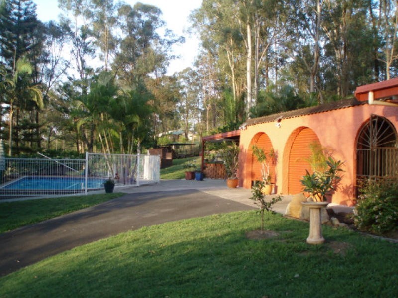 30 Ruth Terrace, Oxenford QLD 4210