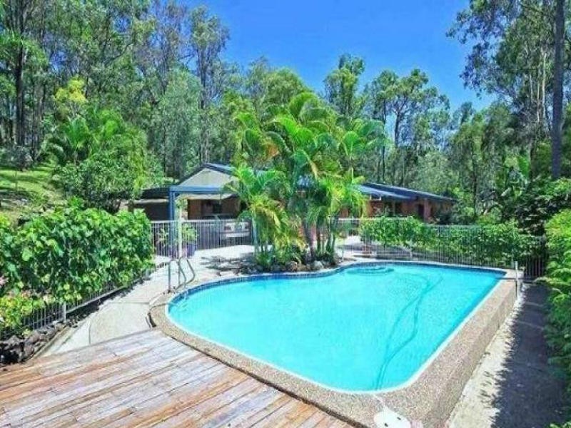 30 Ruth Terrace, Oxenford QLD 4210