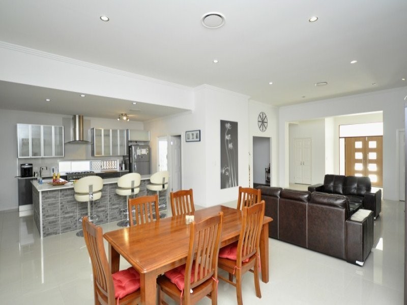 53 Rushcutter Avenue, Oxenford QLD 4210