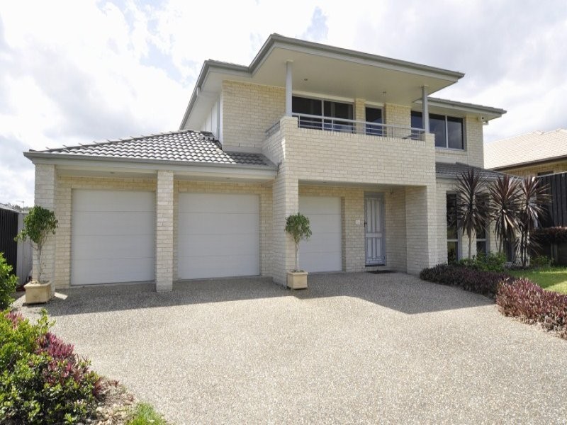 92 Wunburra Circle, Pacific Pines QLD 4211