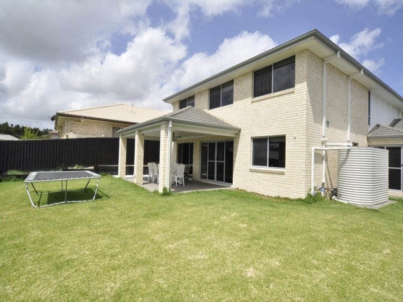 92 Wunburra Circle, Pacific Pines QLD 4211