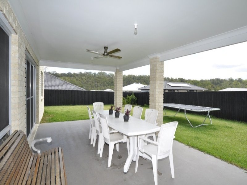 92 Wunburra Circle, Pacific Pines QLD 4211