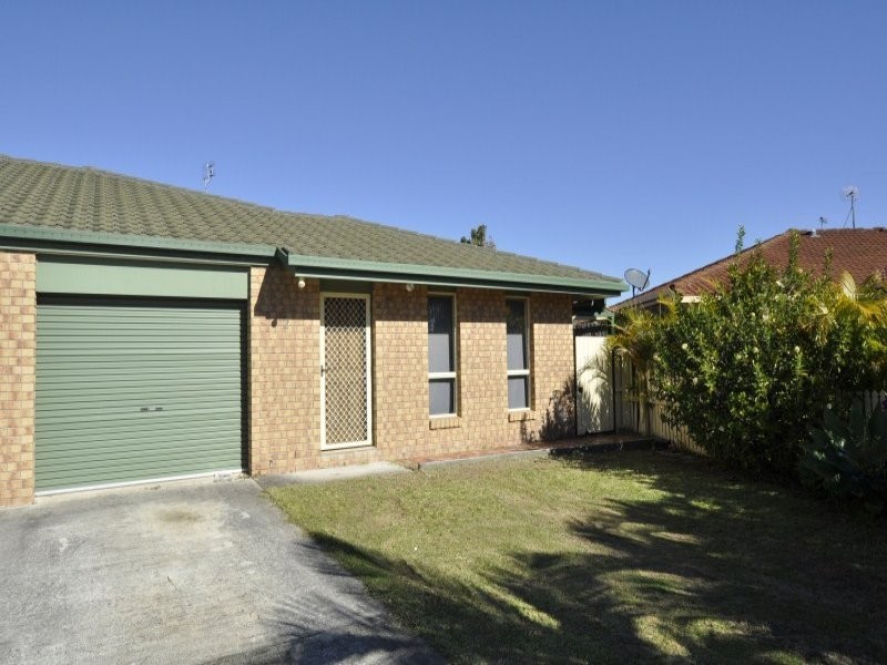 2/22 Crystal Reef Drive, Coombabah QLD 4216