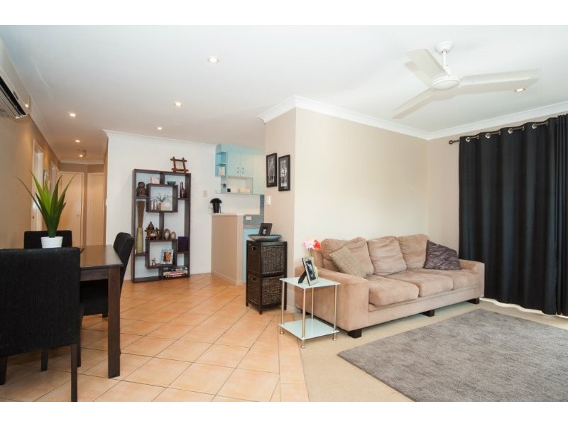 2/22 Crystal Reef Drive, Coombabah QLD 4216