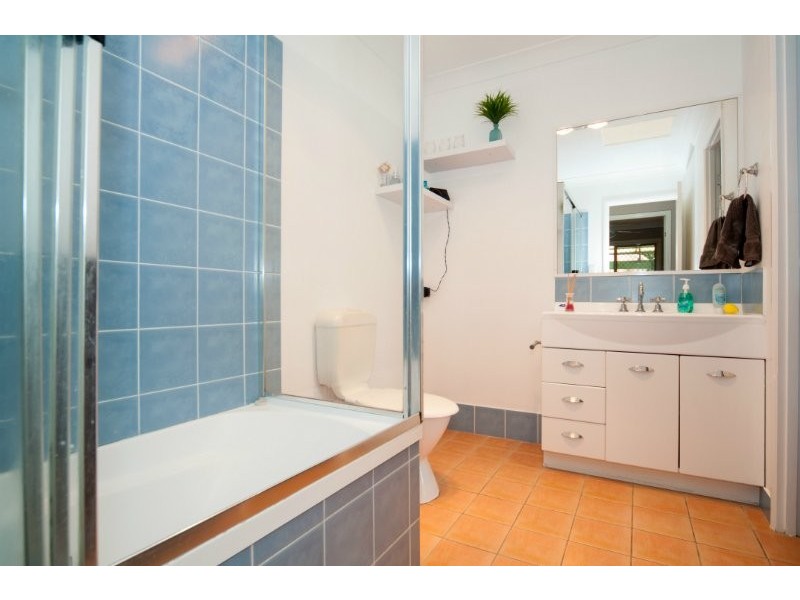 2/22 Crystal Reef Drive, Coombabah QLD 4216