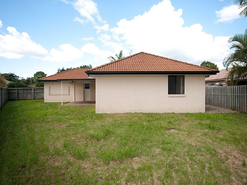 8 Blueash Crescent, Oxenford QLD 4210