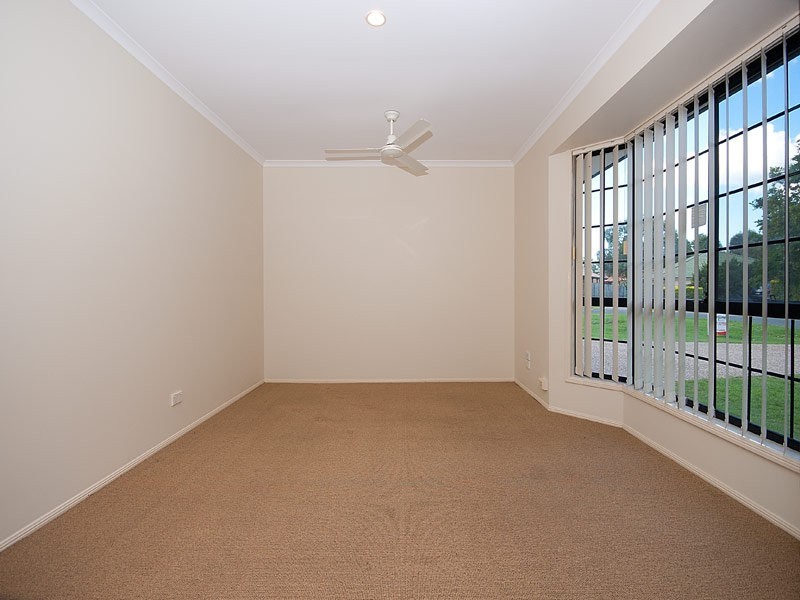 8 Blueash Crescent, Oxenford QLD 4210