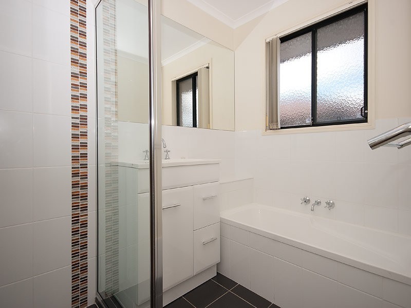 8 Blueash Crescent, Oxenford QLD 4210