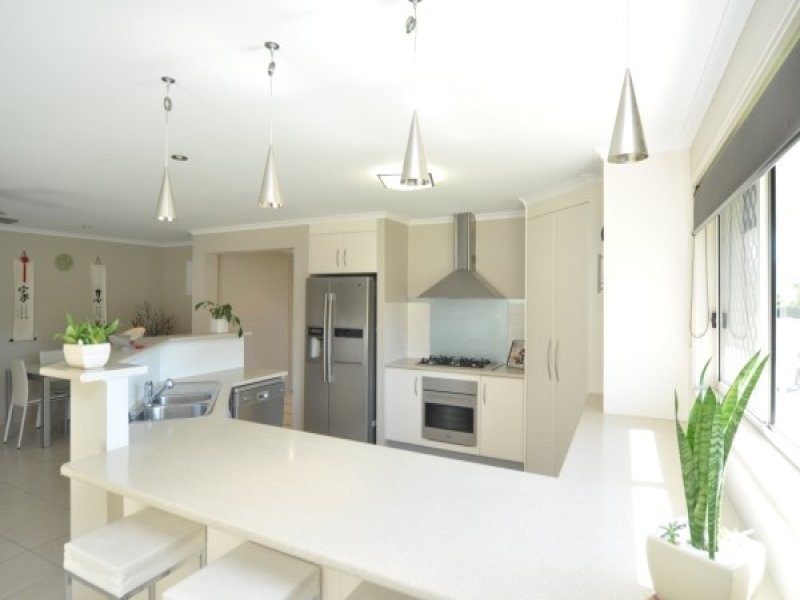34 Mountain View Crest, Mount Nathan QLD 4211