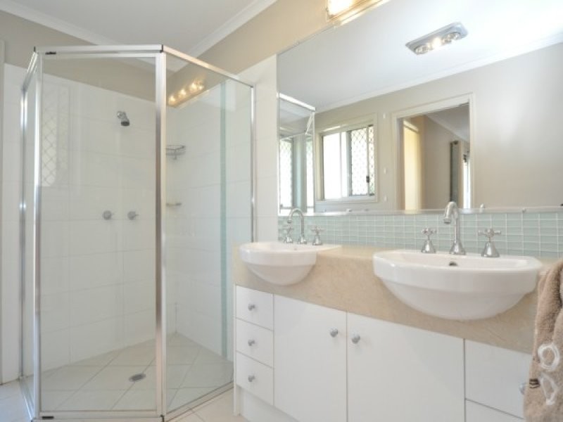 34 Mountain View Crest, Mount Nathan QLD 4211