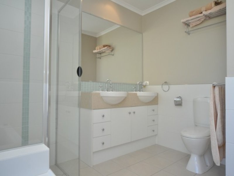 34 Mountain View Crest, Mount Nathan QLD 4211