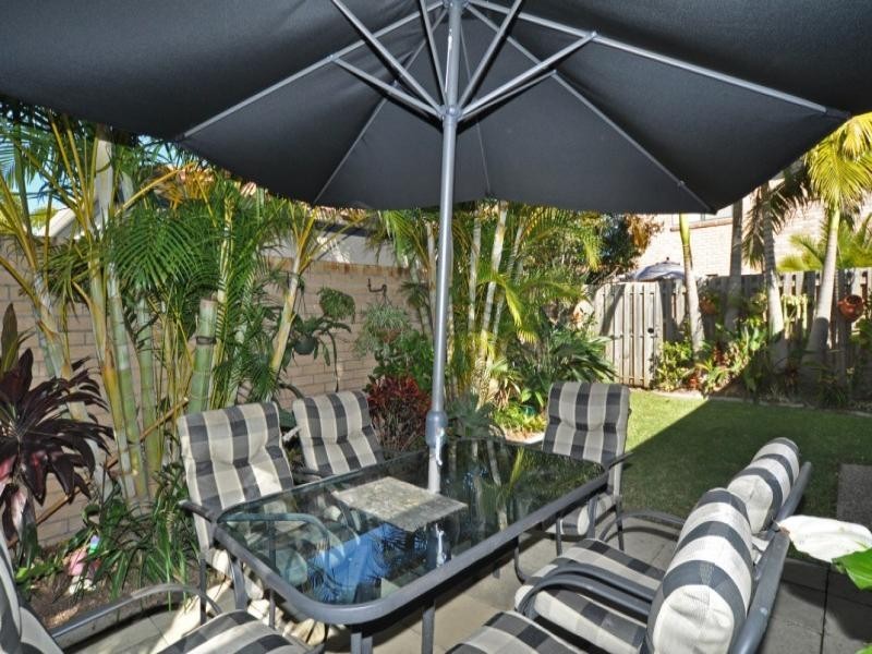 27/2 Bos Drive, Coomera QLD 4209