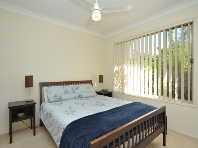 27/2 Bos Drive, Coomera QLD 4209