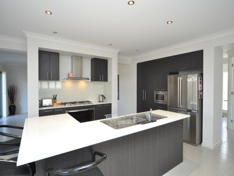 11 Stone Creek Drive, Upper Coomera QLD 4209