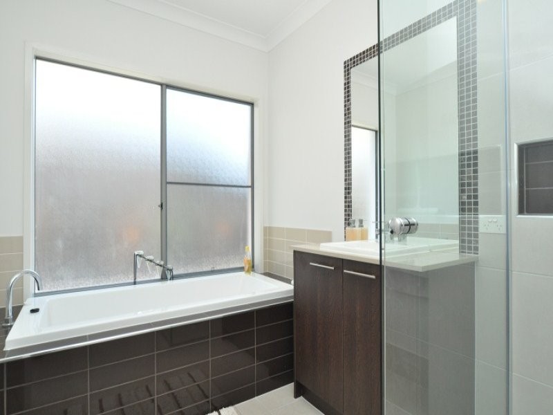 11 Stone Creek Drive, Upper Coomera QLD 4209