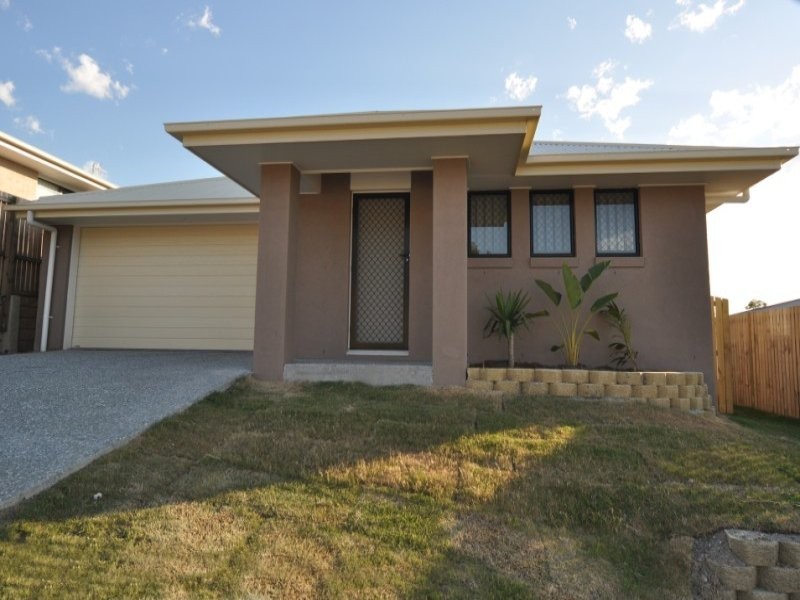 15 Rise Circuit, Pacific Pines QLD 4211