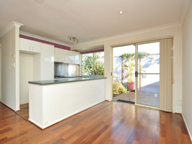 1/10 Crystal Reef Drive, Coombabah QLD 4216