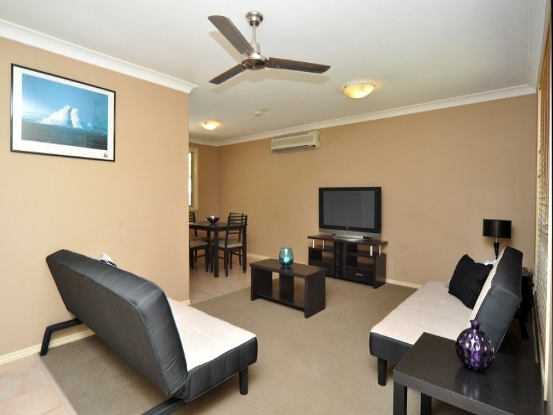 5 Pottinger Crescent, Oxenford QLD 4210