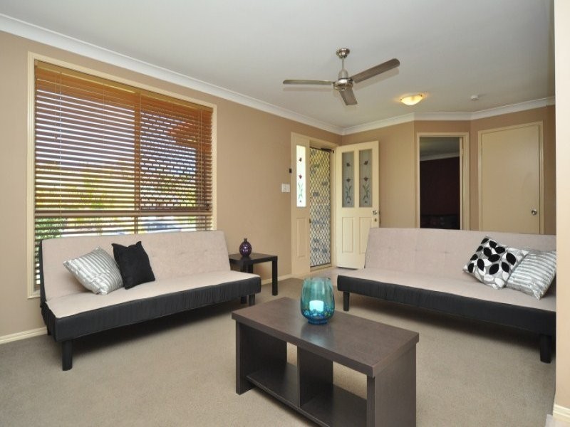 5 Pottinger Crescent, Oxenford QLD 4210