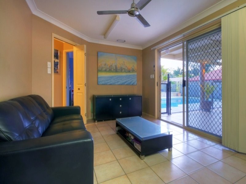 5 Pottinger Crescent, Oxenford QLD 4210