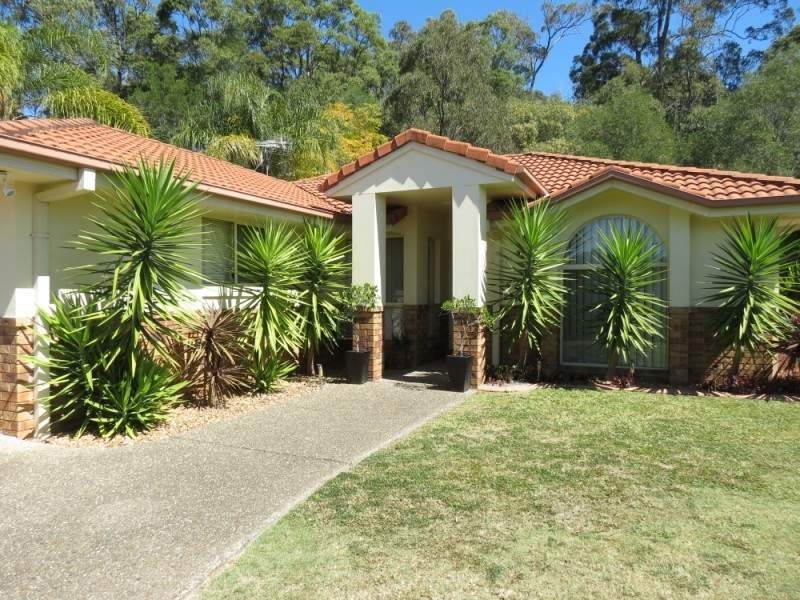 5 Dorchester Court, Oxenford QLD 4210