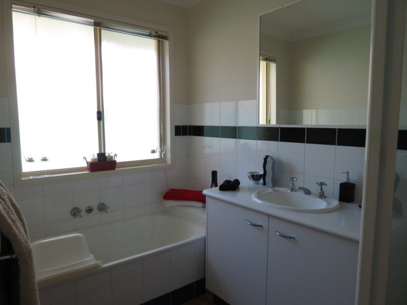 5 Dorchester Court, Oxenford QLD 4210