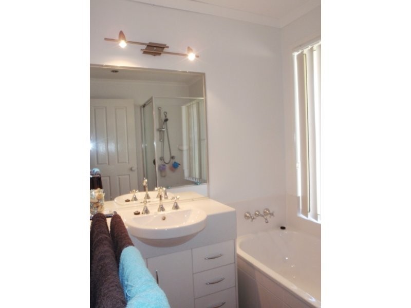 54 Ruth Terrace, Oxenford QLD 4210