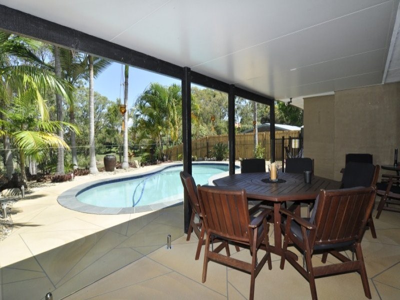 13 Armidale Crescent, Helensvale QLD 4212