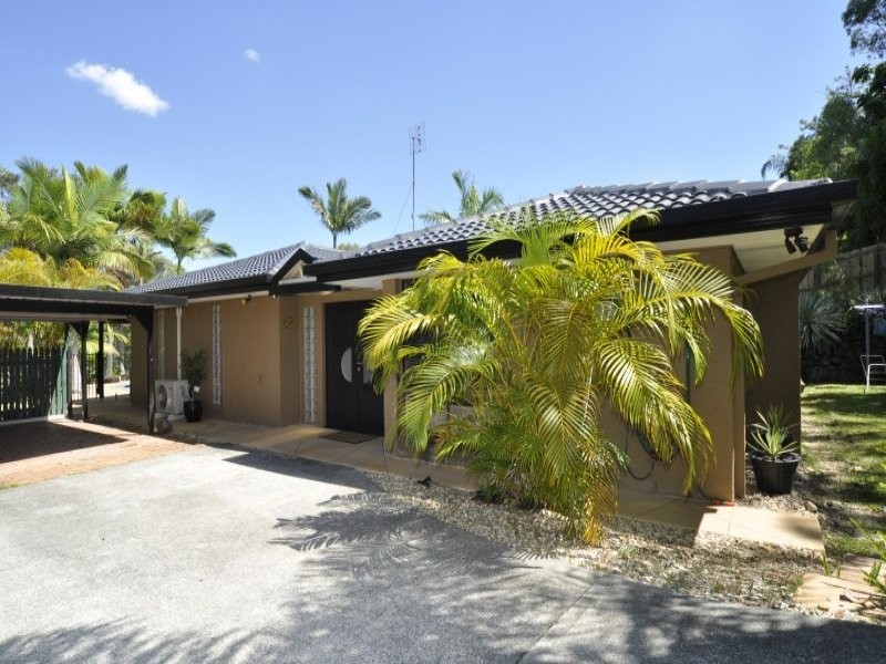 13 Armidale Crescent, Helensvale QLD 4212